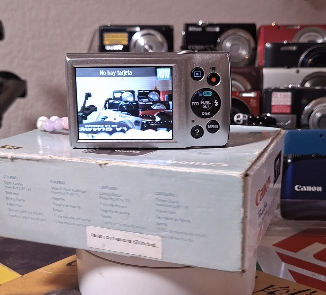 Canon PowerShot ELPH 135 (Kit en Caja) - Imagen 2