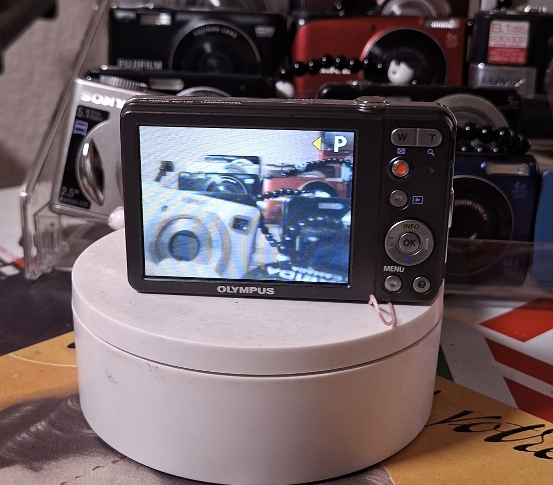 Olympus VG-120 - Imagen 2